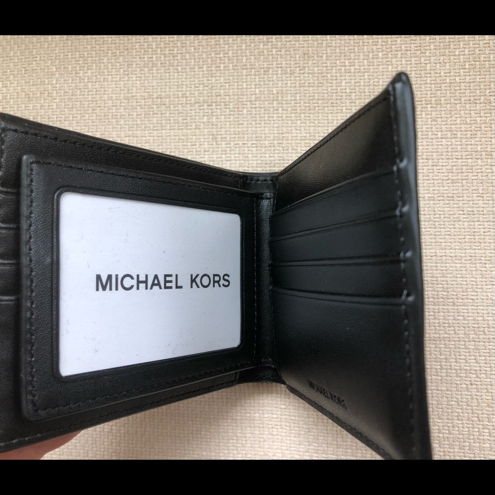 Michael Kors Men’s Billfold Wallet - Picture 4 of 7